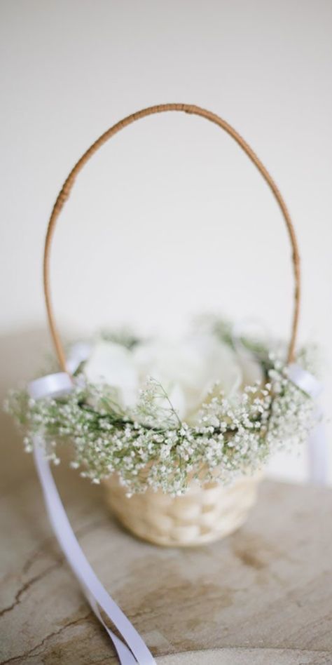 baby's breath Flower Girl Basket Ideas, Basket For Wedding, Wine Gift Wrapping, Flower Girl Petals, Wedding Flower Girl Basket, Dream Wedding Decorations, Flower Girl Baskets, Flower Boy, Baby S Breath