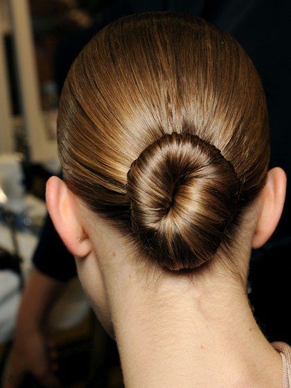 Fashion Week Hairstyles, Week Hairstyles, Catwalk Hair, Fashion Week Hair, Hair In A Bun, Underlights Hair, Ballerina Bun, Gorgeous Braids, Male Pattern Baldness