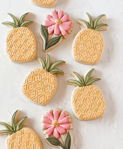 Hawaiian Cookies, Fruit Sugar Cookies, Toy Story Cookies, Pineapple Cookies, Flower Sugar Cookies, Royal Iced Cookies, Crazy Cookies, Cookie Company, Summer Cookies