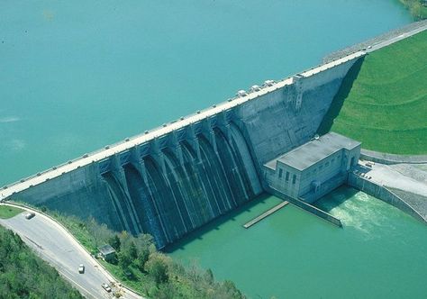 Tehri Dam – #Uttarakhand -It is the highest dam in India & 8th highest dam in the #world. Hirakud Dam, Nagarjuna Sagar Dam, Hydro Power Plant, Hydro Power, Hydroelectric Power Plant, Water Is Life, Hydroelectric Dam, Water Dam, Hydroelectric Power