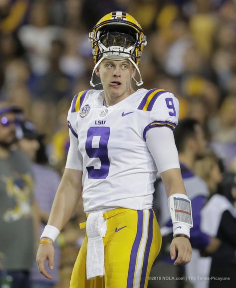 Joe Burrow Lsu, Joe Burrow Gifs, Joe Burrow Working Out, Joe Burrow Rare Pictures, Joe Burrow Smile, Joe Borrow, Joe Burrow, Football Love, Nfl