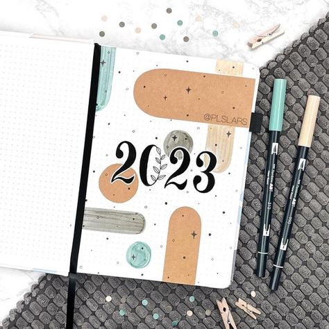 Book First Page Design, Bujo 2025 Cover Page, First Page Design, Journal Book Cover Design, Bullet Journal Reading Log, 2023 Bujo, Bujo Aesthetic, Bullet Journal Yearly, Journal 2023