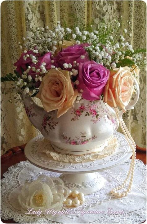 Flower Arrangements In Teapots, Tea Pot Floral Arrangements, Flowers In Teapots, Centerpieces For Tea Party, Tea Cup Floral Arrangements, Decorating With Tea Cups, Tea Pot Centerpieces Table Decorations, Tea Pot Flower Arrangements, Teacup Centerpieces Diy