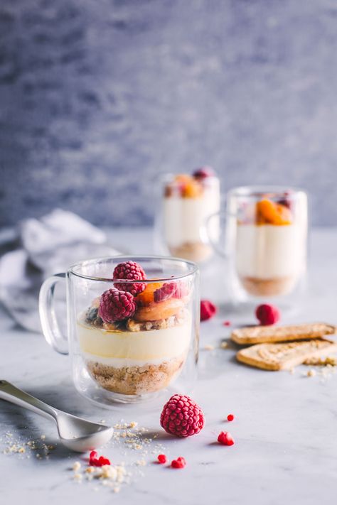 These virtually-instant 40-second microwave yoghurt cheesecakes are soft, creamy and the filling uses just two ingredients! Microwave Cake, Baking Science, Indulgent Desserts, Food Test, Creamy Cheesecake, Pumpkin Cake, Perfect Cake, Savoury Cake, Baking Tips