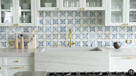 Gwyneth Paltrow Home, Talavera Backsplash, Top Kitchen Trends, Major Kitchen Appliances, Kitchen Lighting Design, Outdoor Appliances, Interiors Kitchen, Unique Tile, Portuguese Tiles