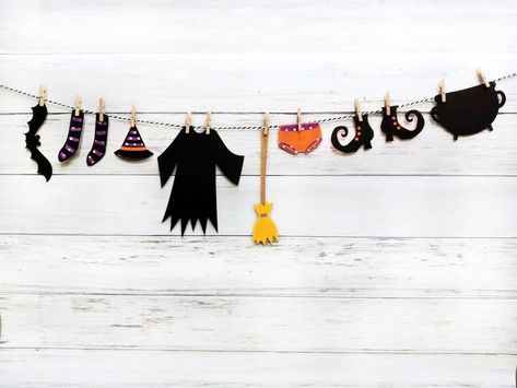 Witches Dress, Garland Halloween, Halloween Bunting, Halloween Sewing, Halloween Classroom, Adornos Halloween, Halloween Garland, Scary Halloween Decorations, Homemade Halloween