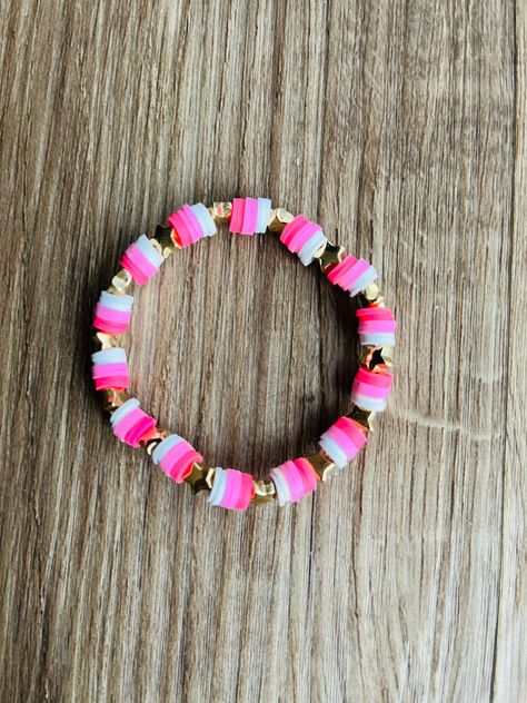 Pink Preppy Bracelet Ideas, Pink Clay Bead Bracelet, Body Jewelry Diy, Seed Bead Bracelets Diy, Make Clay Beads, Colorful Bead Bracelets, Clay Bracelets, Pink Beaded Bracelets, Diy Beaded Rings