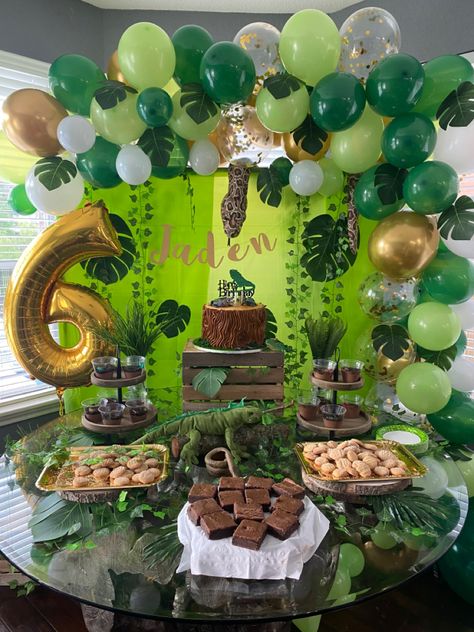 Reptile Party Decorations, Reptile Birthday Party Ideas, Reptile Themed Birthday Party, Reptile Birthday Party, Alligator Birthday Parties, Crocodile Party, Wild Kratts Birthday Party, Alligator Birthday, Theme Bapteme