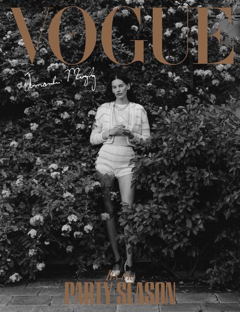 Vogue Netherlands, Amanda Murphy, Yasmin Wijnaldum, Forced Perspective, Vogue Magazine Covers, 13 November, Karen Elson, Fashion Magazine Cover, New Roots