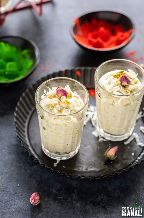 Thandai Mousse, Eggless Mousse, Shot Glass Desserts Recipes, Holi Sweets, Holi Recipes, Easy Indian Dessert, Chocolate Bowl, Holi Party, Fun Dessert