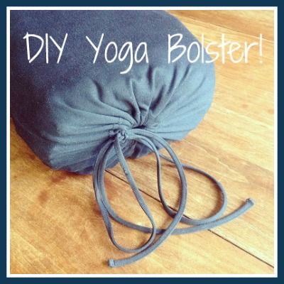 DIY Yoga Bolster! Super easy to make with old clothes that were headed for the donation bin anyway. Diy Yoga, Yoga Bolster, Yoga Space, Yoga Props, Yoga Positions, Iyengar Yoga, Yoga Equipment, Restorative Yoga, Clothes Diy