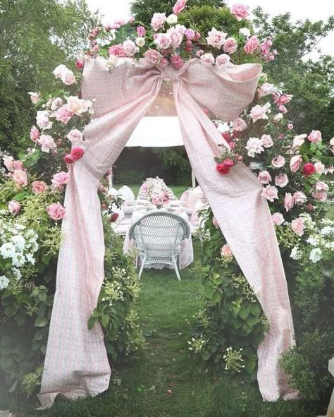 Idee Babyshower, Love Shack Fancy, Dreamy Wedding, Grad Parties, Fairytale Wedding, Grad Party, Marie Antoinette, Pink Wedding, Wedding Bells