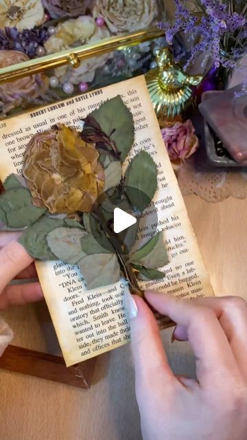 Lou Creations | DIY and Gifts on Instagram: "Another idea to preserve flowers🌸., dry them by pressing them in a book then after being completely dry put them in a frame and add the date or any note ., I shared previous ideas you can find them in my reels ., Follow to see more diy ideas All available items can be found in the highlights DM to order 📩 #driedflowers #diy #preserveflower #handmade #diyideas #flowers #gifts #handmade #craft" Rose Keepsake Ideas, Ideas For Dried Roses, How To Press Roses In A Frame, Preserve Flowers Diy, Flower Press Ideas, Dry Rose In Book, How To Press Flowers In A Book, Dried Roses Ideas Decoration, Preserve Roses Diy