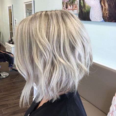 Medium Bob Thick Hair Shoulder Length, Beachy Blonde Hair Mid Length, Gigi Hair, Choppy Bobs, Lob Haircuts, Messy Bob, Icy Blonde Hair, Wavy Bob, Choppy Bob