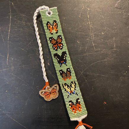 Moth Bracelet Pattern, Friendship Bracelets Bookmark, Animal Friendship Bracelet, Cute Alpha Patterns Bracelet, Artsy Crafts, Alpha Pattern Bookmark, Alpha Friendship Bracelets, Alpha Friendship Bracelet Patterns, Alpha Bracelets