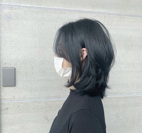 Asian Haircut Women Medium, Shoulder Length Shag Haircut Straight Hair, Short Layered Lob With Curtain Bangs, Soft Wolf Cut Hair Short, Short Layer Haircut, Korean Shaggy Haircut, Layer Medium Haircut, Korean Wolf Cut Hair Short, Hush Cut Hair Short