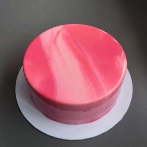 Strawberry Mirror Glaze Cake, Mirror Glazed Cakes, Strawberry Entremet, Strawberry Mirror, Glaze Cake, Mirror Glaze Cake, Vanilla Sponge Cake, Strawberry Mousse, Vanilla Sponge