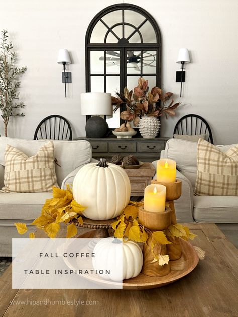 Wooden Cake Plate, Coffee Table Arrangements, Coffee Table Inspiration, Fall Coffee Table, Fall Table Centerpieces, Easy Christmas Wreaths, Simple Coffee Table, Fall Arrangements, Diy Barn Door