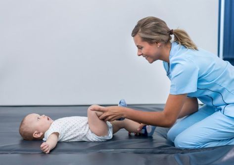 There are many reasons why a physical therapist should see an infant before they are even 2 years old (not just for breaking an arm or leg!) Keep reading Peds Physical Therapy, Pediatric Physical Therapy Aesthetic, Pediatric Occupational Therapy Aesthetic, Physio Aesthetic, Physical Therapy Aesthetic, Physical Therapist Aesthetic, Occupational Therapy Aesthetic, Physiotherapy Aesthetic, Pediatric Doctor