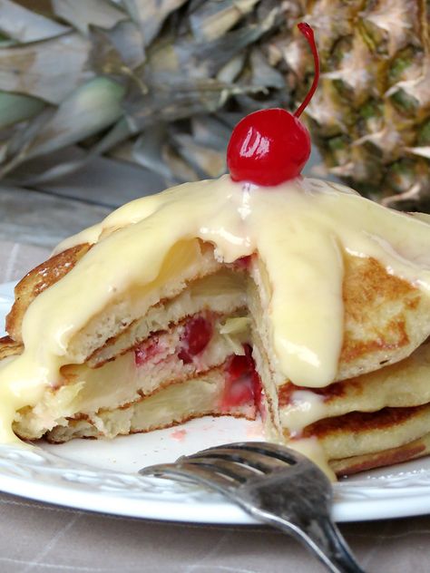 Pineapple Upside Down Pancakes With Pineapple Curd | @yummyaddiction Pineapple Upside Down Pancakes, Bday Breakfast, Pineapple Curd, Dessert Pineapple, Pineapple Pancakes, Pancakes Dessert, Pineapple Frosting, Recipe Pancakes, Orange Bread Recipe