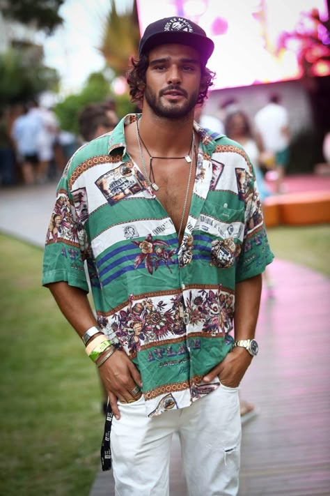 Festival Inspo Outfits Men, Bohemian Outfits For Men, Festival Clothes Men, Spring Festival Outfit, Mens Rave Outfits, Beach Festival Outfit, Mode Coachella, Coachella Outfit Men, Men Festival Outfit