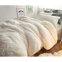 Winter King, Quilted Bed, Flannel Duvet Cover, Fur Bedding, Faux Fur Throw Blanket, White Bed, Fur Throw Blanket, My New Room, Luxury Bedding