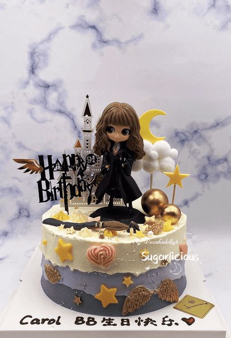 Hermione Granger Cake Design Images (Hermione Granger Birthday Cake Ideas) Harry Potter Cake Hermione, Hermione Granger Birthday Party, Hermione Granger Cake Ideas, Hermione Birthday Cake, Hermione Granger Cake, Hermione Cake, Harry Potter Cakes Birthday, Hermione Birthday, Hp Cake