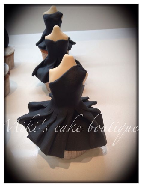 Little black dress cupcakes by Miki's Cake Boutique Dress Cupcakes, Theme Cupcakes, Cake Boutique, Polymer Clay Kawaii, Lil Black Dress, Cupcake Dress, Themed Desserts, Creative Desserts, Design Theme