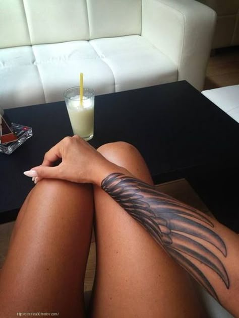 <3 this wing tattoo! Model Tattoos, Wing Tattoos, Angel Wings Tattoo, Wing Tattoo, Wings Tattoo, Arm Tattoos, Trendy Tattoos, Forearm Tattoos, Skin Art