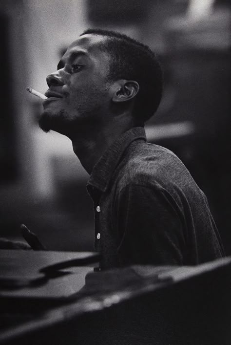 Bobby Timmons sitting at a piano smoking a cigarette. Timmons was a pianist and composer recording as a bandleader as well as sideman with Cannonball Adderley, Art Blakey, and others. Bobby Timmons, Jazz Photography, Cannonball Adderley, Art Blakey, Jazz Players, Buddy Guy, Cinema Art, Guitar Photography, Jazz Artists