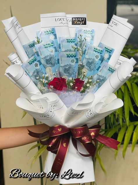 Money Bouquet 1000 Pesos, Money Boquetes Of Flowers Philippines, Money Bouquet Philippine Peso, Money Bouquet Aesthetic, Money Bouquet Birthday, Philippine Pesos Money, Philippines Money, Money Philippines, Aesthetic Philippines