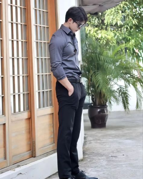 Buff Man In Suit, Dress Style For Men, Kpop Outfit Male, Man In Suit Aesthetic, Kpop Men Outfit, Dress For Men Casual, Male Fashion Korean, Korean Outfit Male, Korean Style Men