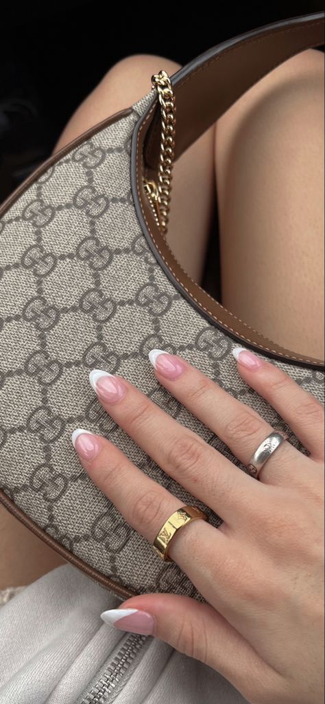 Light Pink Nail Dip, French Nails Dipping Powder, White Tip Dip Powder Nails, White Dipped Nails, Pink And White Powder Nails, French Dip Powder Nails, White Dip Powder Nails, Dip Powder French Tip, White Dip Nails