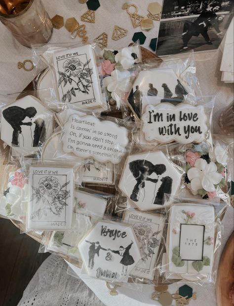 The 1975 Wedding, Engagement Cookies, Cookies Wedding, Second Love, Future Wedding Ideas, The 1975, Im In Love, In A Heartbeat, Wedding Theme