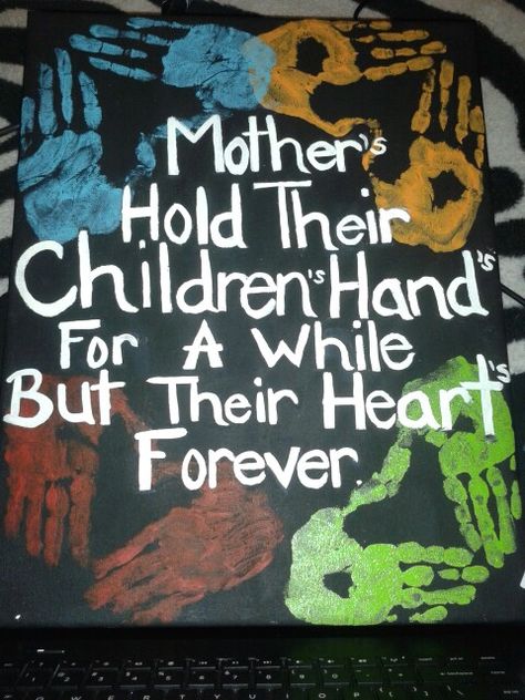 Made for my mom for her Birthday, could also be a mothers day idea.  Only things used were a blank canvas and acrylic paint. Each childs handprint in their favorite color shaping a heart ❤ Painting Ideas For Your Moms Bday, Birthday Craft Ideas For Mom, Birthday Paintings For Mom, Canvas Painting Ideas For Grandma, Things To Paint Your Mom, Painting For Mom From Daughter Canvases, Painting For Moms Birthday, Canvas Painting For Moms Birthday, Mother Day Canvas Ideas