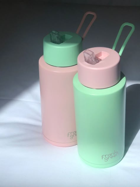 Frank Green Colour Combos, Preppy Frank Green, Frank Green Water Bottle Combos, Frank Green Combos, Frank Green Pink And Green, Water Bottle Frank Green, Pink And Green Frank Green Bottle, Frank Greens, Green Water Bottle