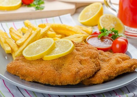 Milanesas de pollo al horno, receta paso a paso Bread Cutlet, Schnitzel Recipes, Easy Chicken Dinner Recipes, German Food, Looks Yummy, Silk Road, Yummy Foods, Daily Meals, Chicken Dinner Recipes