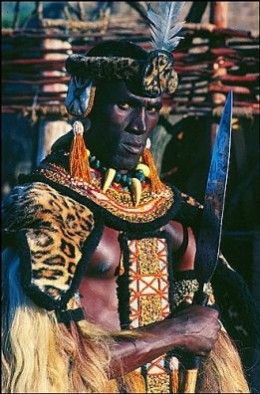 The main actor in Shaka Zulu is holding on to a spear akin to the one used by Shaka in real life-Large blade and short handle for close combat and maneuverability Shaka Zulu, Deadliest Warrior, Zulu Warrior, African Royalty, African People, We Are The World, Foto Art, African History, African American Art