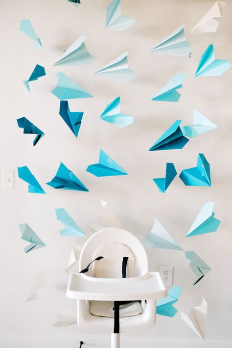 Airplane Birthday Party Decorations, Time Flies Birthday, Planes Birthday Party, 4de Verjaardag, Planes Birthday, Boys First Birthday Party Ideas, Blue Birthday Parties, Airplane Theme, Airplane Birthday Party