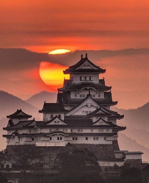 (99+) Tumblr White Heron, Castle Drawing, Himeji Castle, Japanese Castle, Japan Architecture, Castle Aesthetic, Japanese Temple, Aesthetic Places, Aesthetic Japan