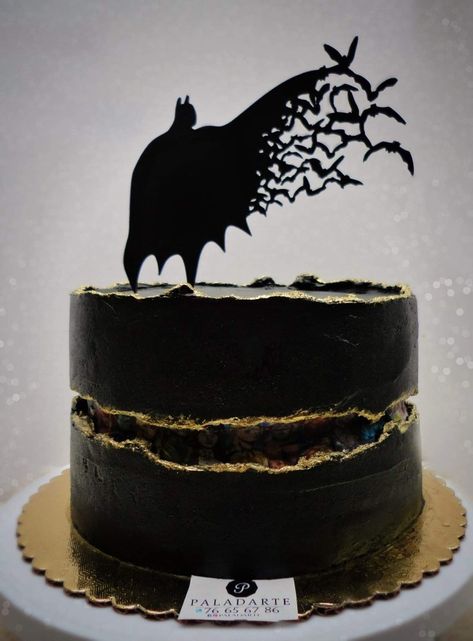 Batman Cake Topper, Batman Birthday Cakes, Batman Cake, Batman Party, Superhero Cake, Batman Birthday, Cakes For Men, Unique Cakes, Cakes For Boys