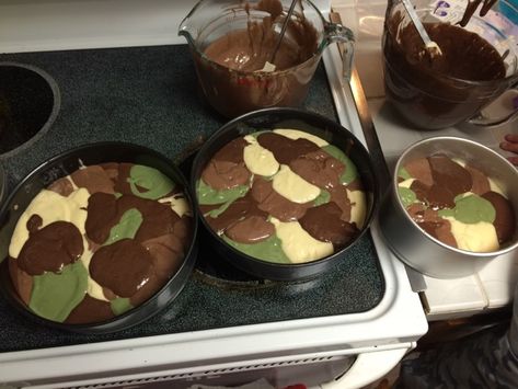 Camo Desserts, Camo Cake Ideas, Camo Cakes For Boys, Camo Birthday Cake, Lab Cake, Call Of Duty Cake, Hunting Birthday Cakes, Camo Cakes, Camo Cupcakes