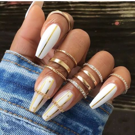 White Nails With Gold, Designer Nails, Nails Designer, Gold Nail Designs, Gold Nail, Nails Fake, Ballerina Nails, Art Trends, Coffin Nails Designs