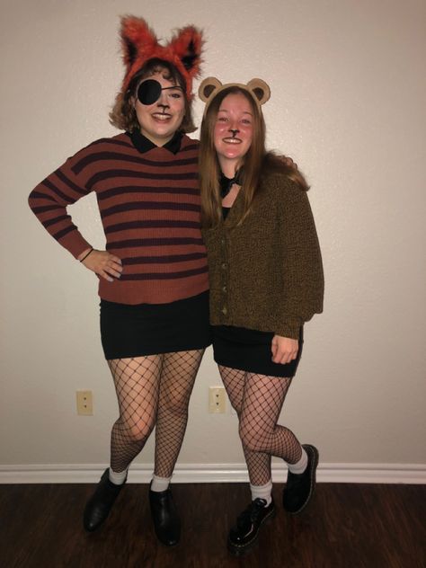 five nights at freddys halloween girl costume idea foxy costume Foxy Halloween Costume, Foxy Fnaf Costume, Freddy Fazbear Costume, Halloween Costume Ideas Freddy, Foxy Halloween Costume Fnaf, Foxy Costume Fnaf, Diy Foxy Costume Fnaf, Fnaf Foxy Costume, Foxy Lady Costume