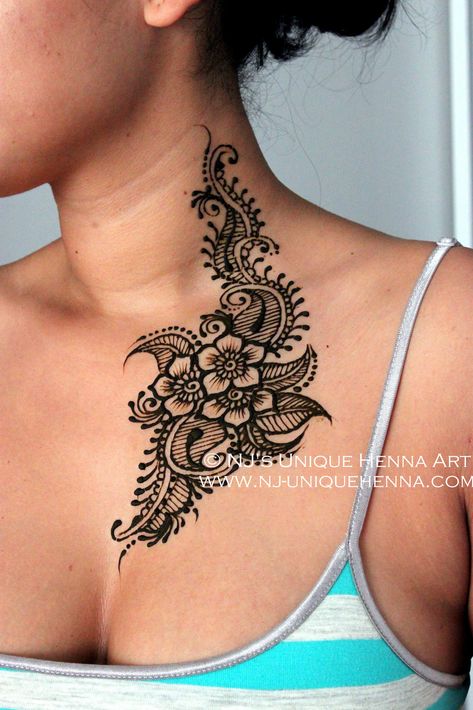 Kenia's henna body art from neck to chest 2013 © NJ's Unique Henna Art | Flickr Small Rib Cage, Henna Neck, Henna Chest, Shoulder Henna, Back Henna, Tattoo Sonne, Hip Tattoo Small, Unique Henna, Henna Style Tattoos