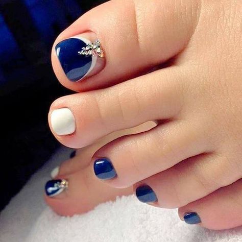 Pedicure Azul, Pedicure Designs Summer, Ideas Pedicure, Blue Nail Art Designs, Pedicure Designs Toenails, Summer Pedicure, Pedicure Colors, Toe Nail Color, Summer Toe Nails