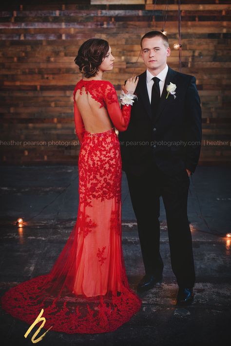 Poses Prom, Prom Pictures Group, Couples Prom, Prom Photography Poses, Prom 2k17, Homecoming Poses, Prom Pictures Couples, Prom Goals, Prom Picture Poses