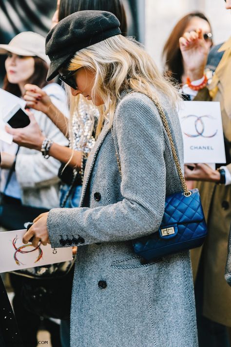 pfw-paris_fashion_week_ss17-street_style-outfits-collage_vintage-chanel-ellery-7 Chanel Reissue, Pfw Street Style, Trending Flats, Genius Ideas, Chanel Mini, Collage Vintage, Parisian Chic, Christmas Morning, Vintage Chanel