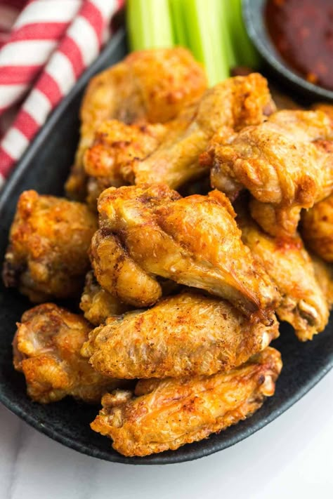 Prepare the most delicious chicken wings from frozen! These air fryer frozen chicken wings are super easy, moist, and juicy. Frozen Chicken Wings In Air Fryer, Air Fryer Chicken Wings Frozen, How To Air Fry Frozen Chicken Wings, Air Fried Chicken Wings From Frozen, Air Fryer Fully Cooked Frozen Chicken Wings, Breaded Chicken Wings, Braised Chicken Breast, Frozen Chicken Wings, Boiled Chicken Breast