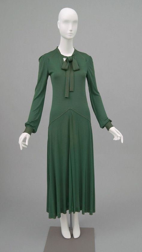 Designed by Jean Muir, British, 1933 - 1995  1970s  ~ Green rayon jersey knit Jean Muir Fashion, 1960s Celebrities, Jean Muir, Dress Rayon, Vintage Clothes Women, Philadelphia Museum Of Art, 1930s Fashion, 1970s Fashion, Cabaret